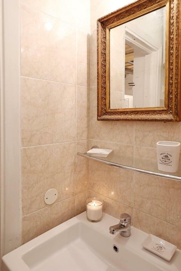 Suite Apartment Termini Colosseum Roma Exterior foto